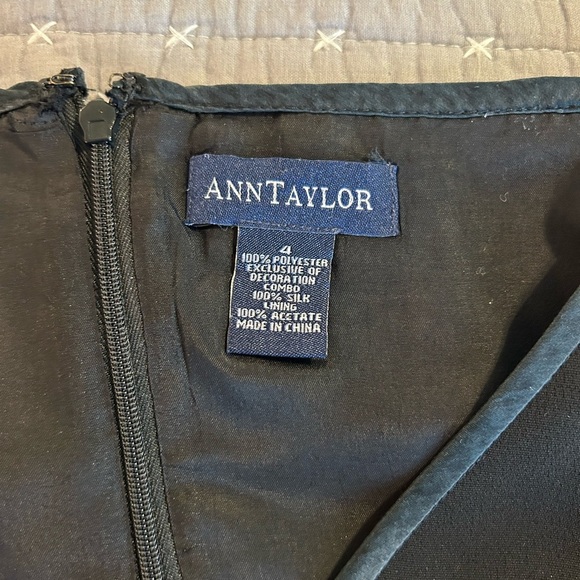 Ann Taylor Women’s Classic Black Dress with Bow Detail Size 4 - Picture 4 of 7